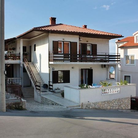 Double Room Vrbnik 5301B Екстер'єр фото